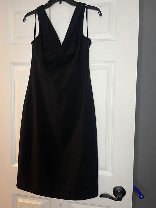 White House black market sleeveless dress size 6 black 