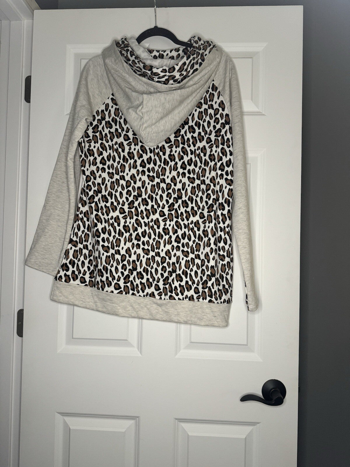 Vanilla Bay Hooded Sweatshirt Xl Gray White Brown Black Animal Print Nwt 48