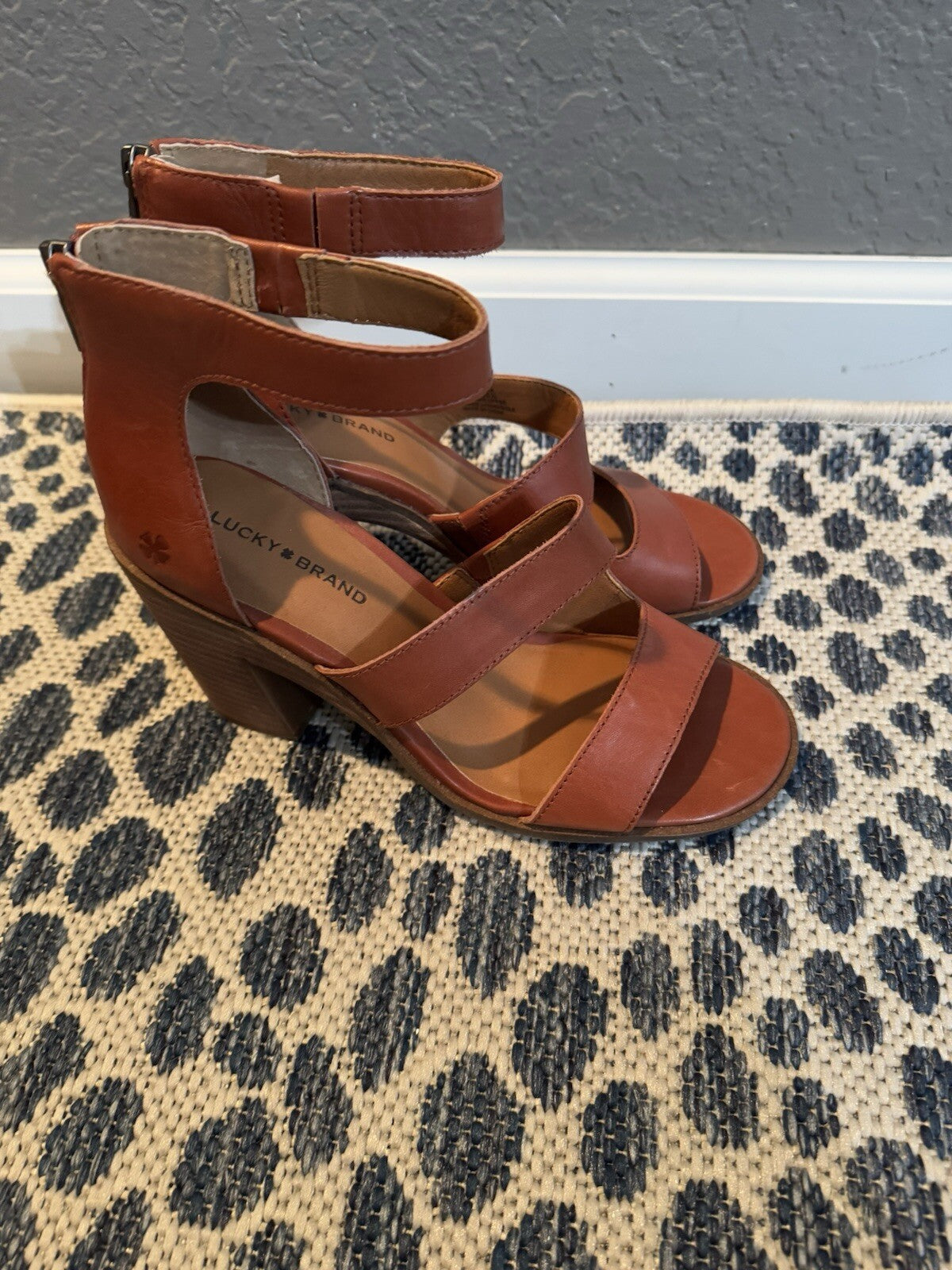 Lucky Brand Strappy Heel Sandals Orangish Brown 8 Brand New 