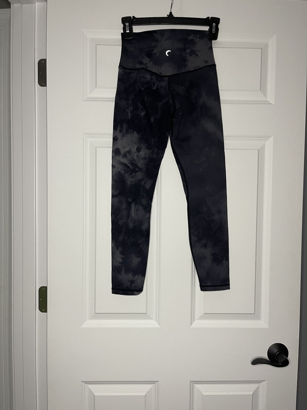 Zyia active leggings size 6-8 black and gray 