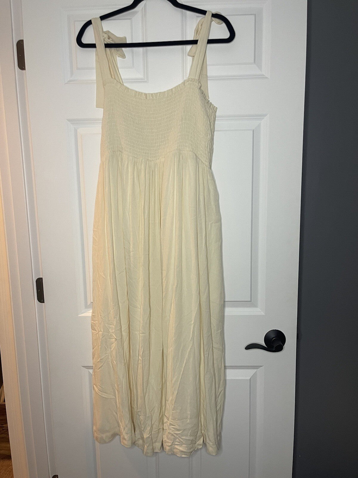 Hello Mia sleeveless tie strap dress xl cream NWT