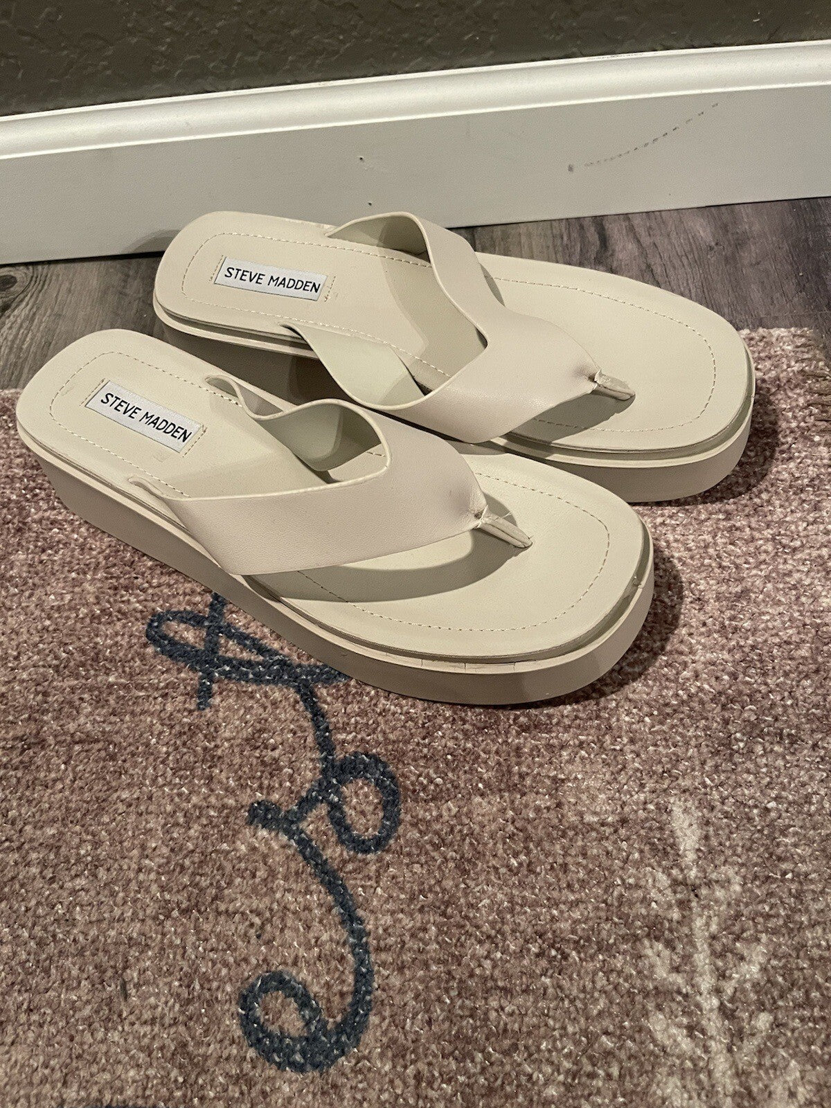 Steve Madden Platform Flip Flips Beige Size 10 Brand New 