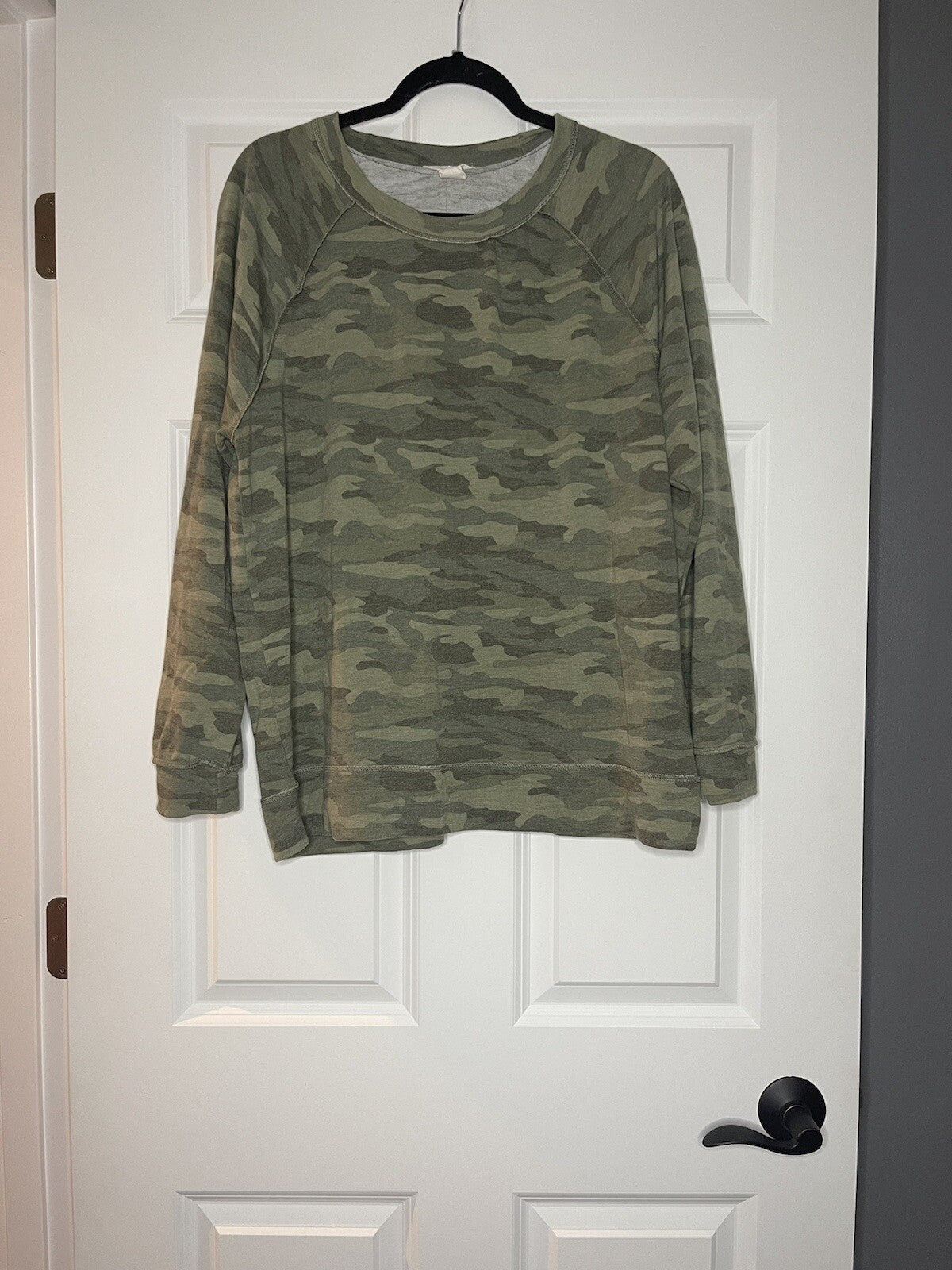 Caslon camo crewneck sweatshirt large green