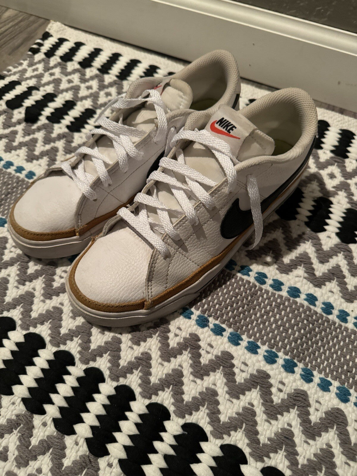 Nike Legacy Court Sneakers Size 7.5 White Black Brown 