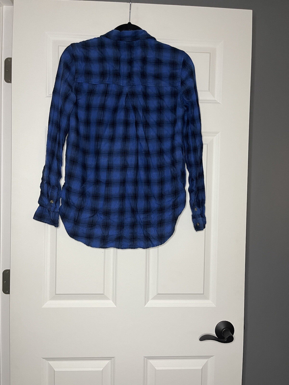 American Eagle boyfriend fit button up blouse medium blue black 