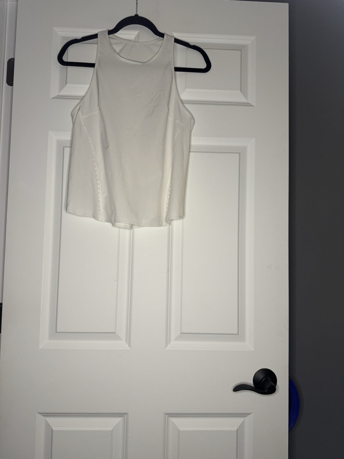 Lululemon Tank Top White W Overlap In Back And Cutouts Size 4