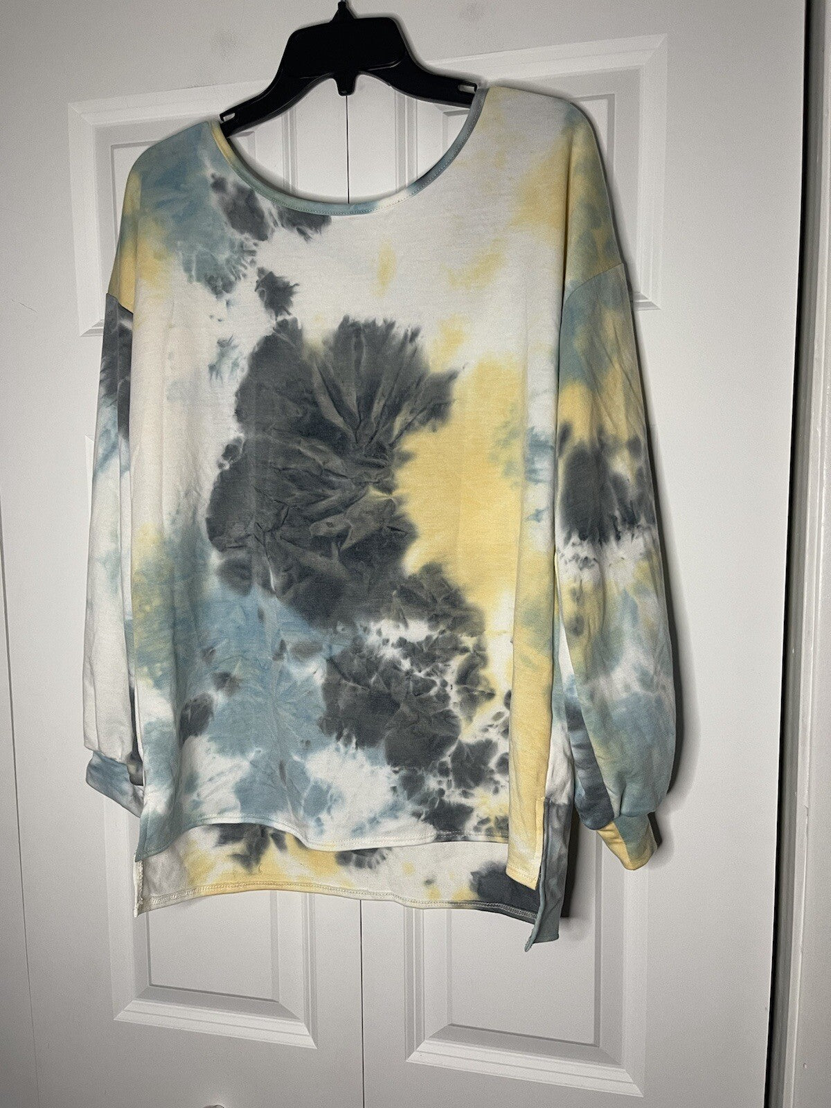 Twenty second long sleeve tie dye top medium blue yellow white 
