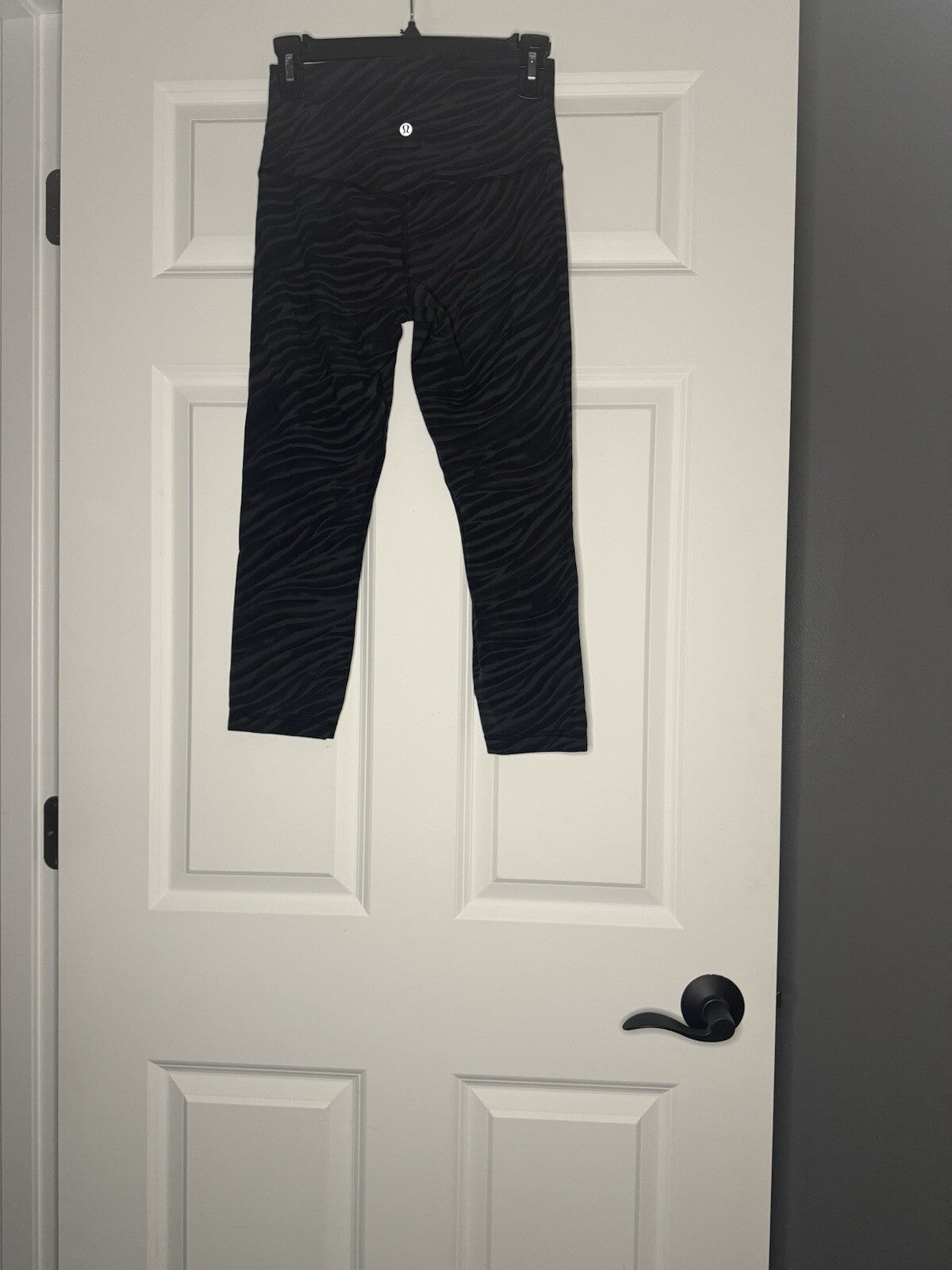 Lululemon Charcoal Gray Stripe Crop Align Leggings 6 