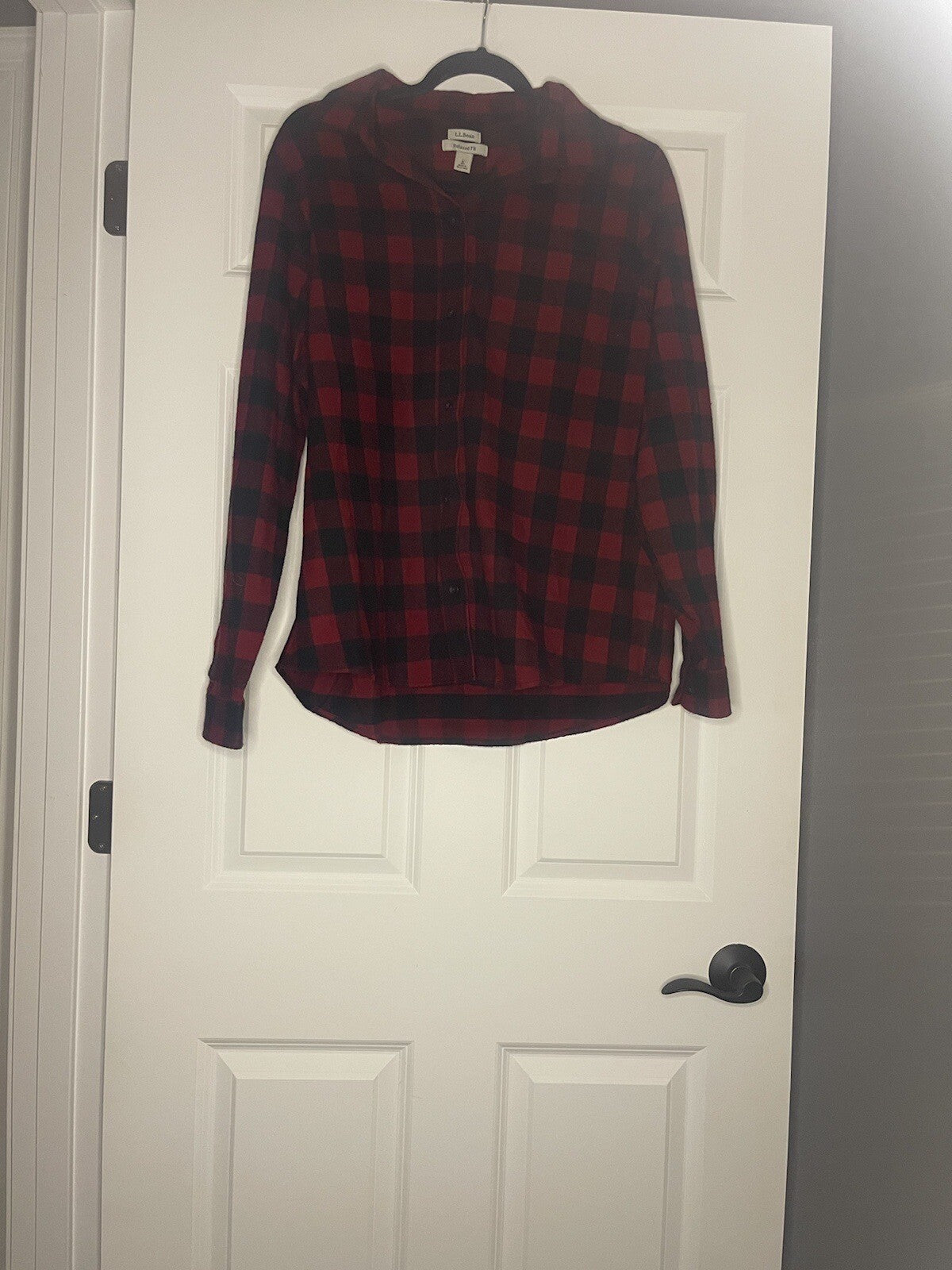 LL Bean Relaxed Fit Button Up Large Red Black Buffalo Plaid
