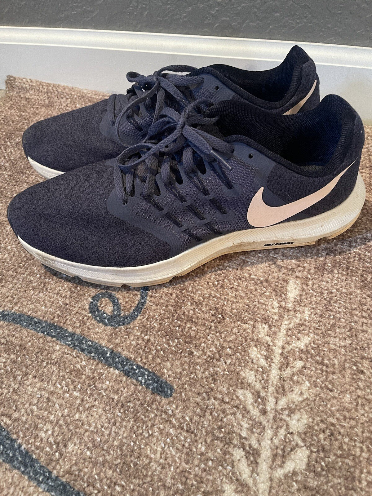 Nike tennis shoes size 11 blue and pink