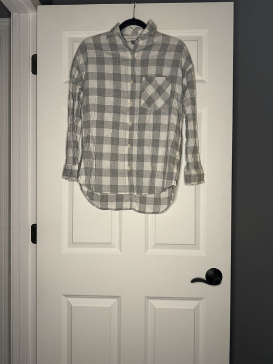Old Navy The Boyfriend Fit Button Up Small Gray White Checkered 