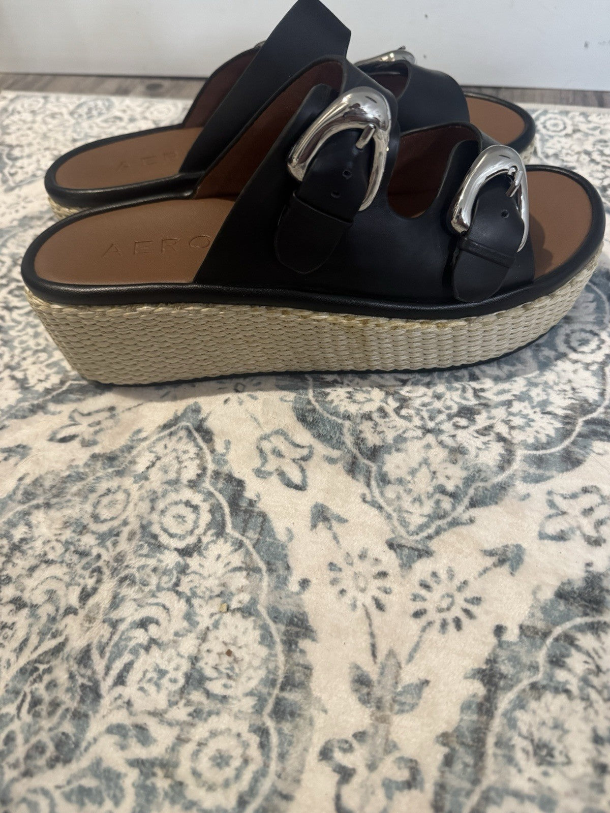 Aerosoles Sandals Slip On Black With Brown Bottom Size 8 