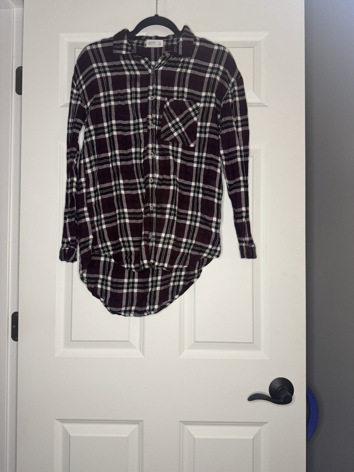 Maurice’s Boyfriend Fit Button Up Small Plum Black White 