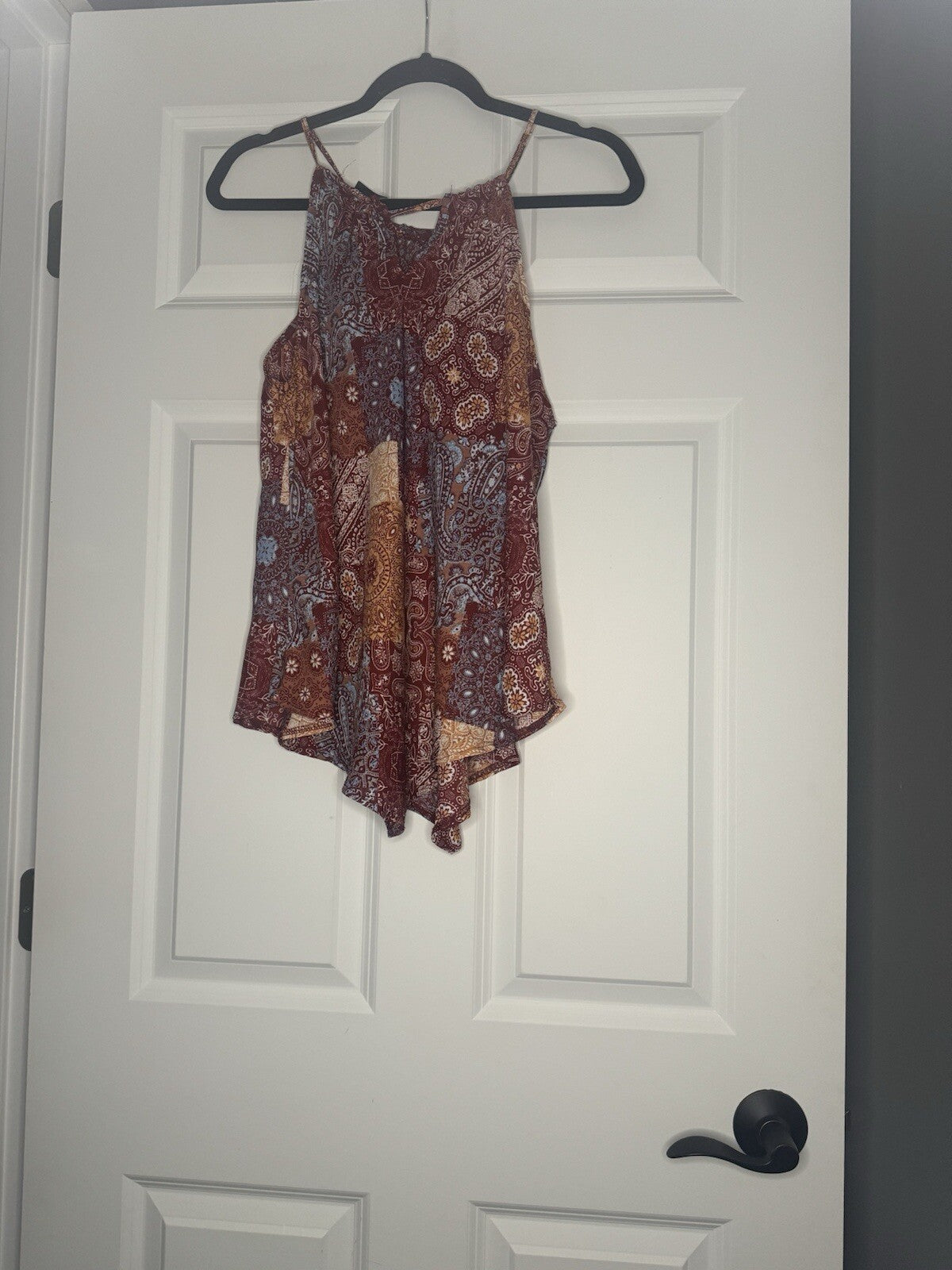 Daytrip Sleeveless Blouse Medium Red Orange White Blue Print 
