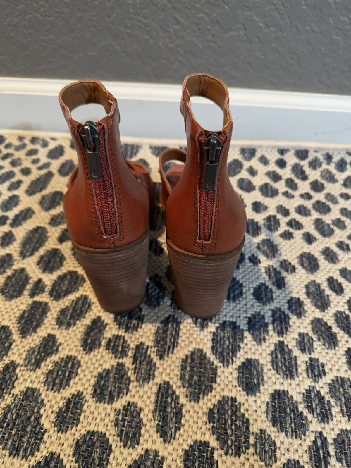 Lucky Brand Strappy Heel Sandals Orangish Brown 8 Brand New 