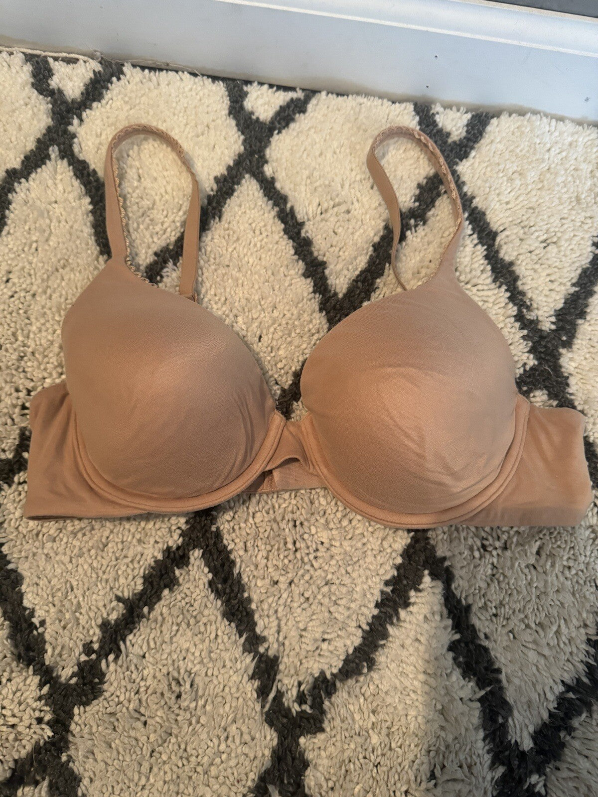 Victorias Secret Body By Victoria Lined Perfect Bra Tan 34c 