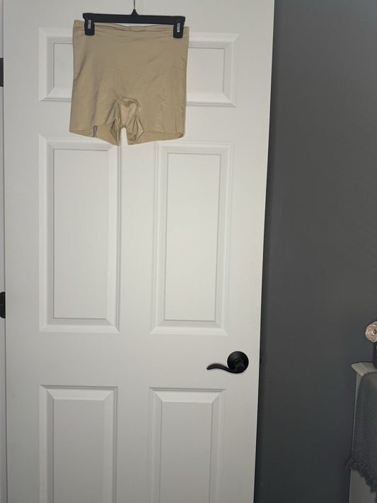 Spanx Large Shapewear Shorts Beige