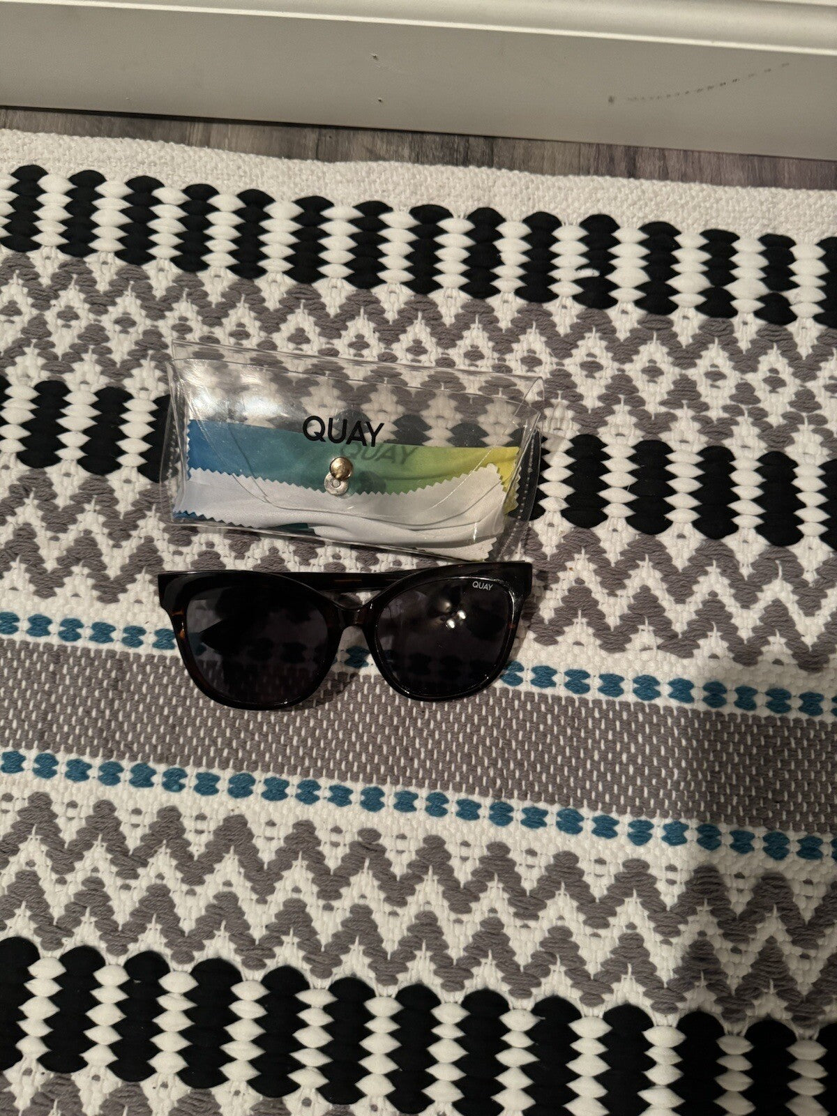 Quay Brown Tortoise Frame Sunglasses W Case 