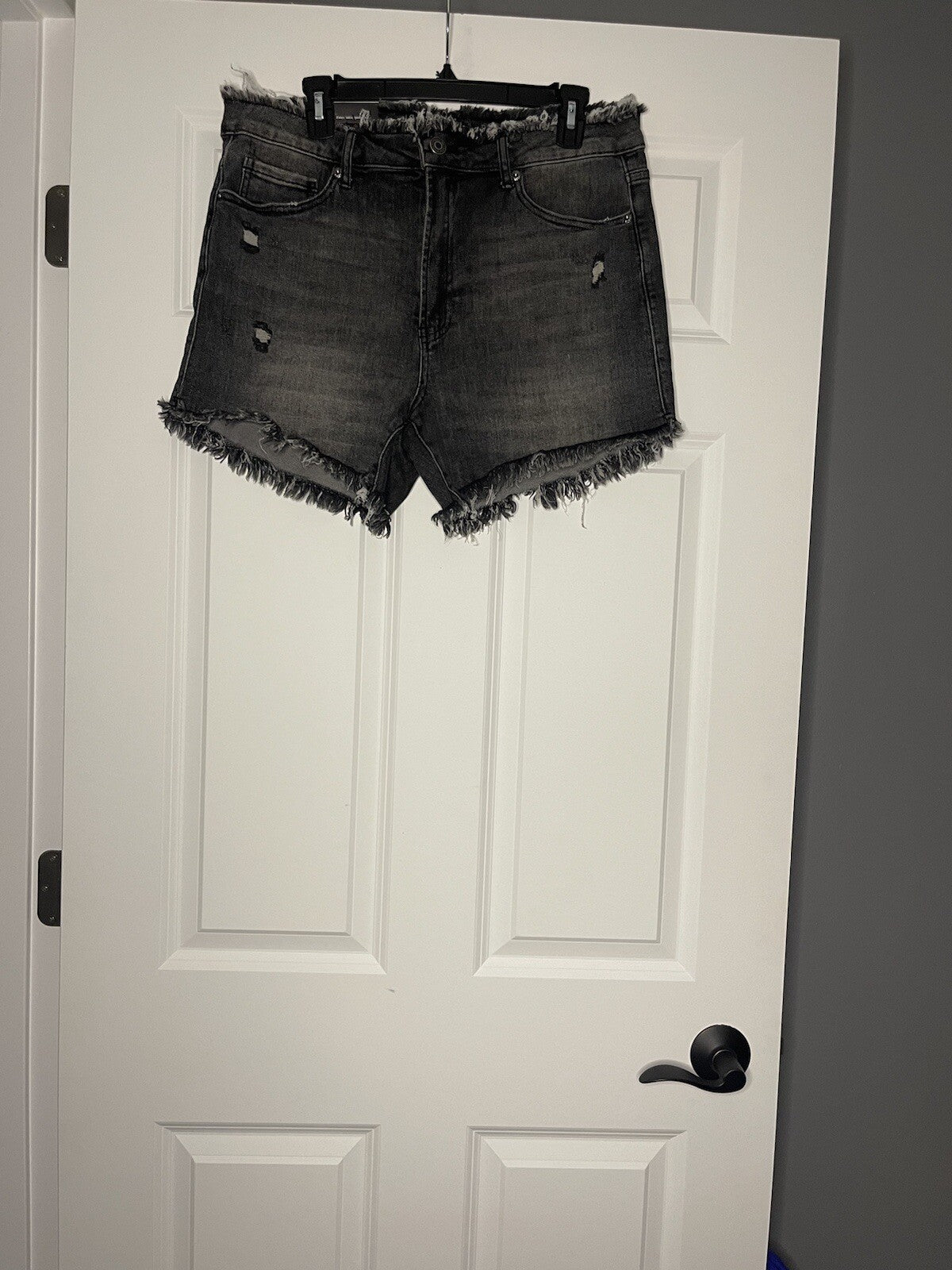 Risen Ireland black fray shorts xl NWT 