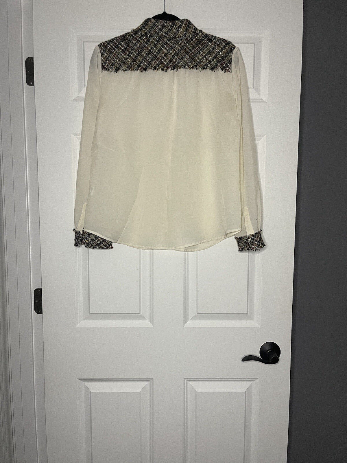 Antonio Melani button up blouse medium ivory w multicolor knit color and shoulde