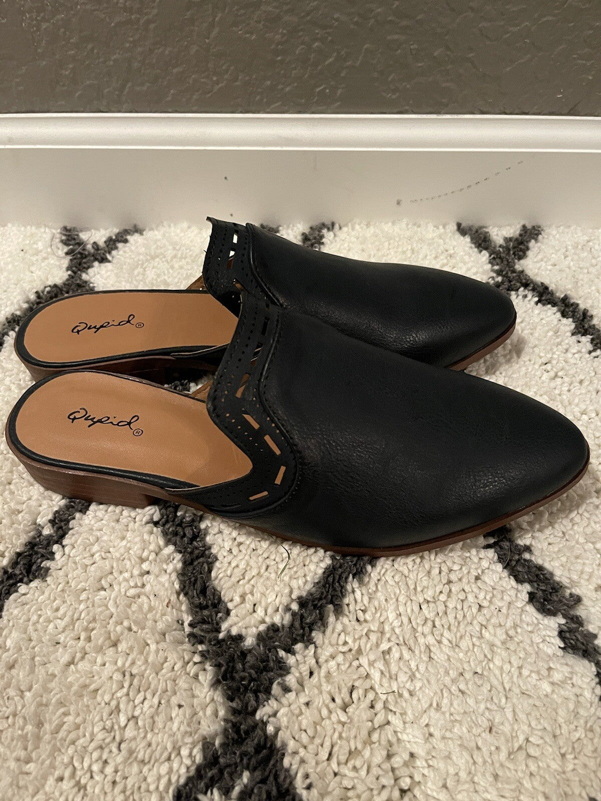 Quipid mules size 8  brand new