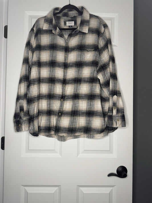 American Eagle Button Up Top Black Beige White Plaid 