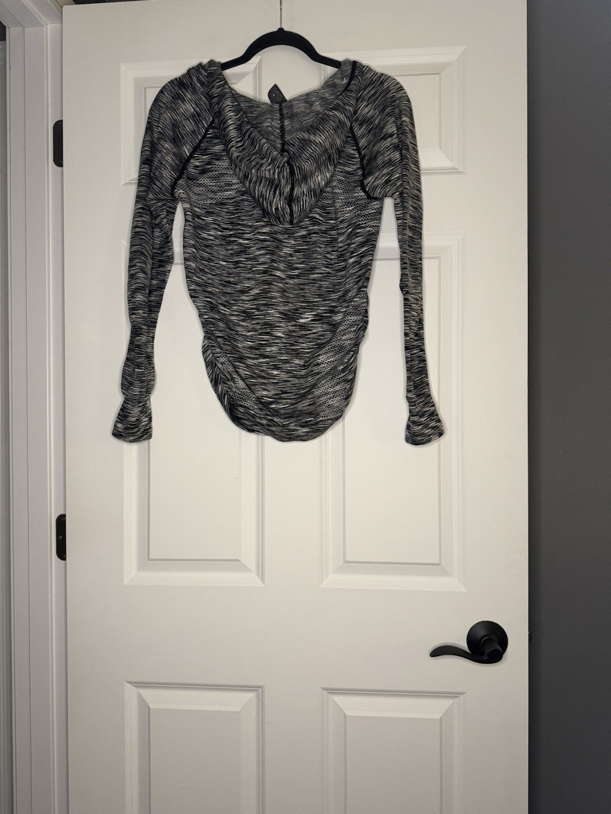 Emma’s Expression Hooded Long Sleeve Top Medium Black And White Mix Cinch Sides