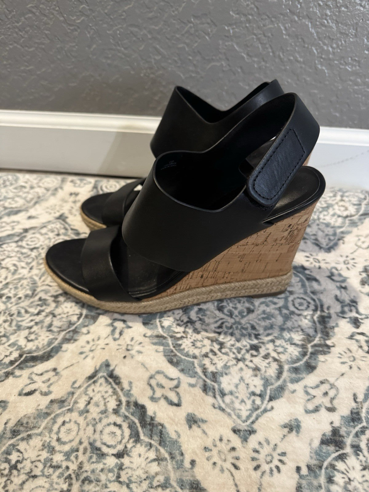 Charles By Charles David Wedge Sandals 9 Black
