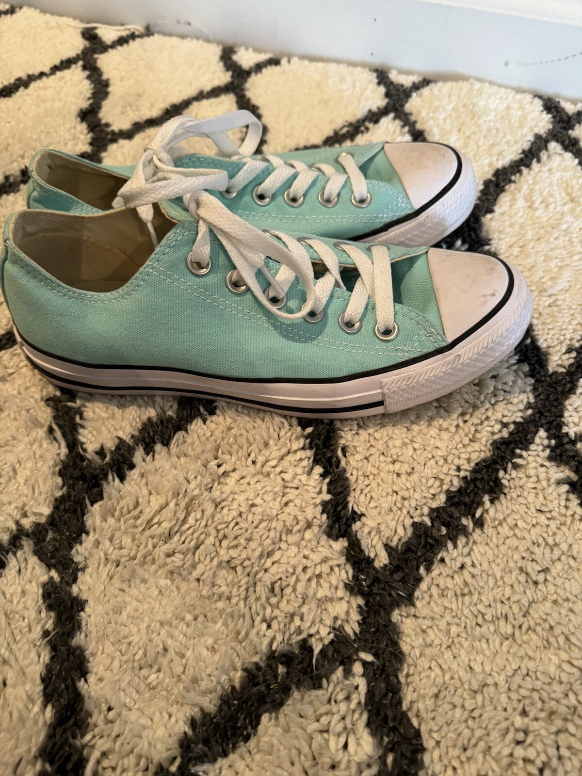 Converse Sneakers Size 7 Blue 