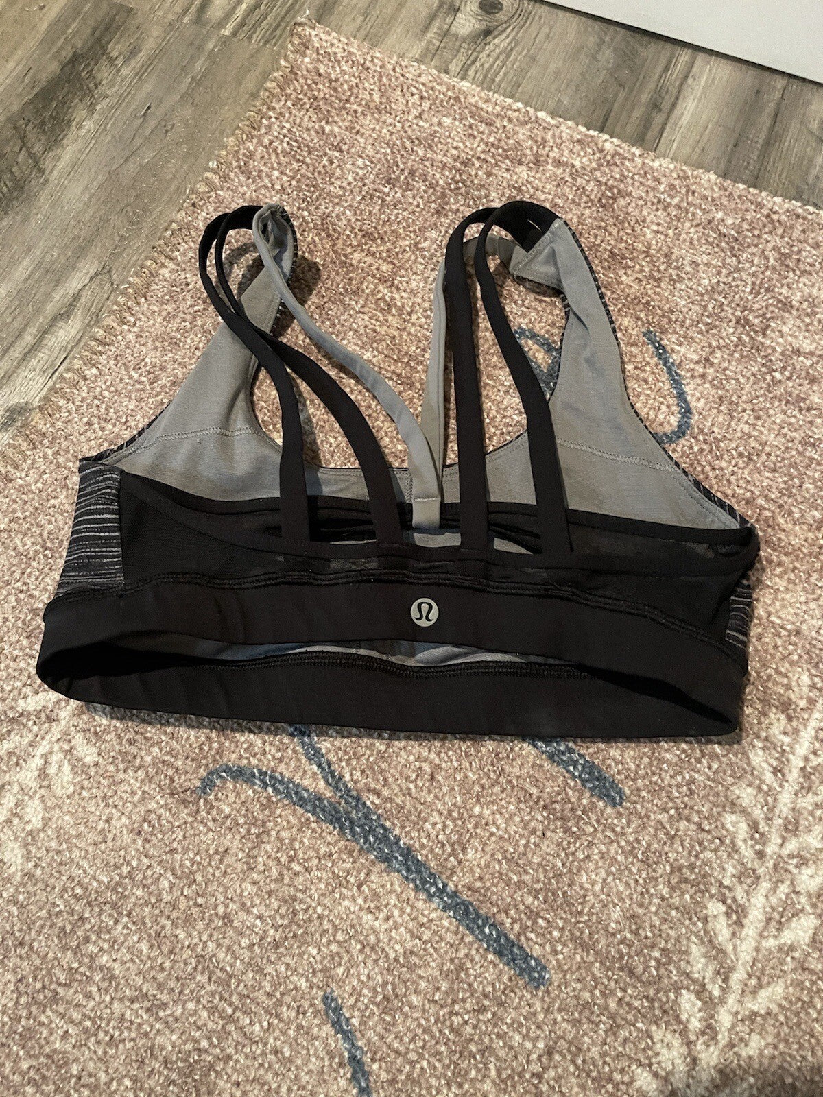Lululemon Sports Bra Size 6 Black Gray Stripe No Padding 