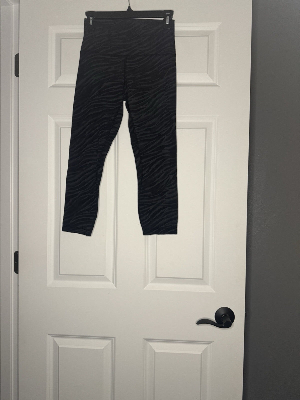 Lululemon Charcoal Gray Stripe Crop Align Leggings 6 