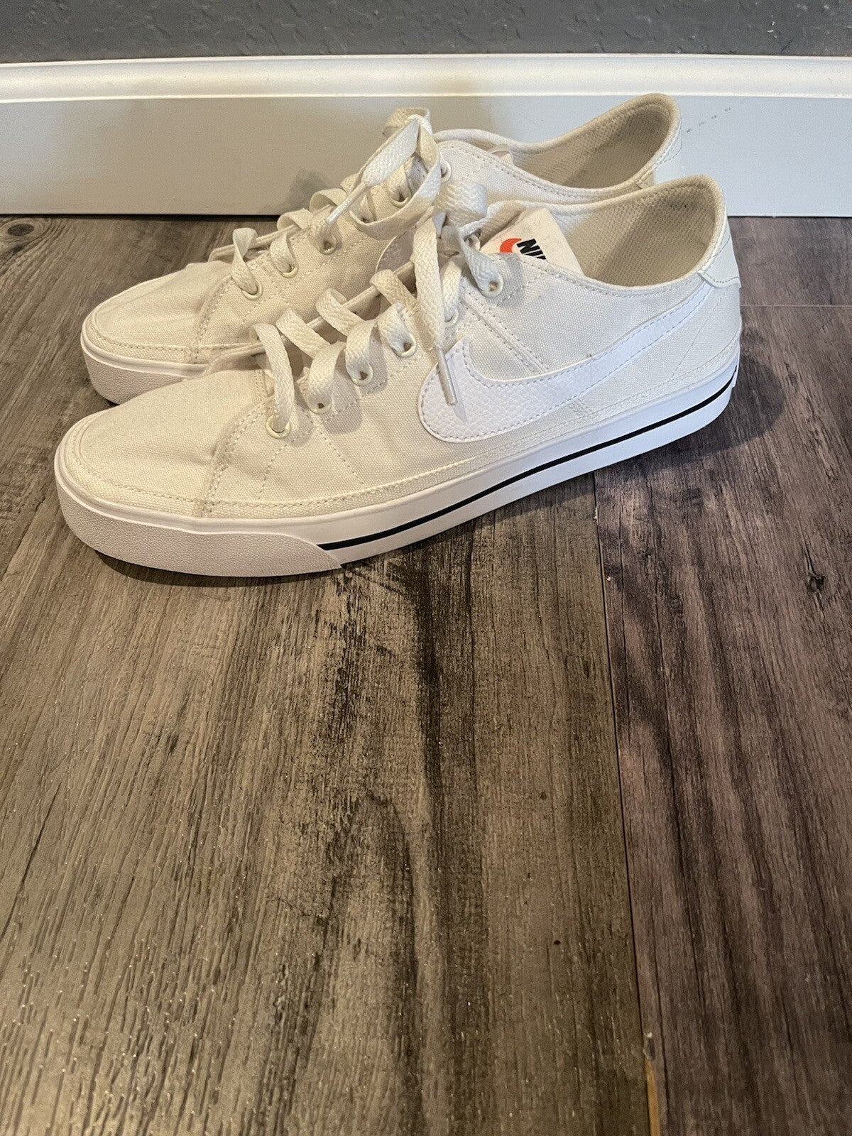 Nika air sneakers off white size 11