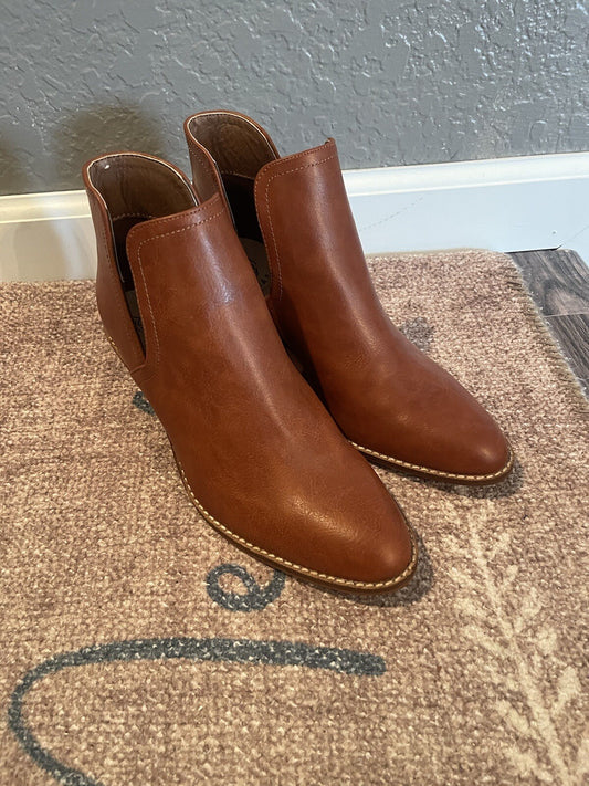 Beast Fashion Booties Size 7.5  Brand New