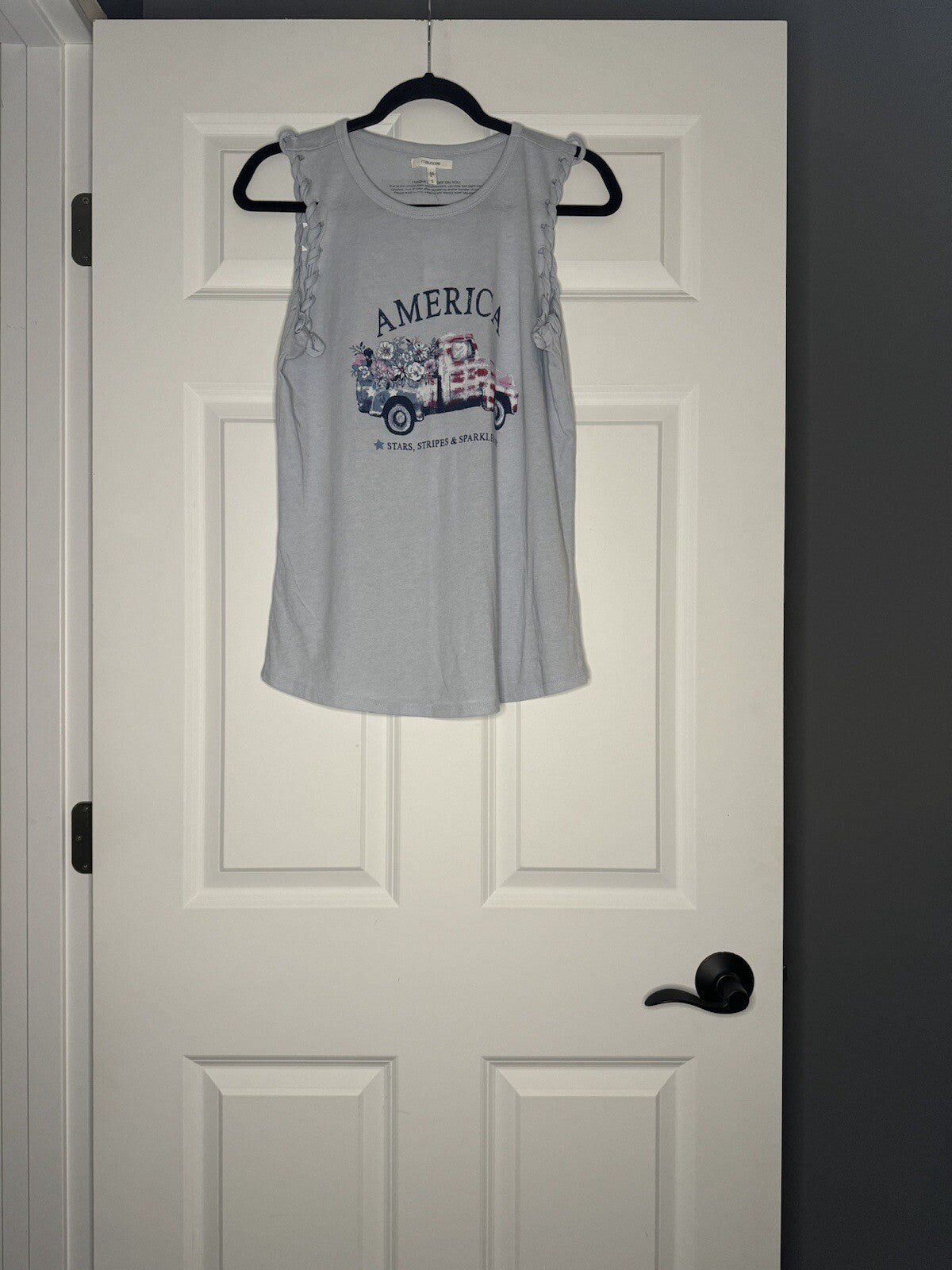 Maurice’s Sleeveless Blouse Small Red White Blue America Graphics Nwt