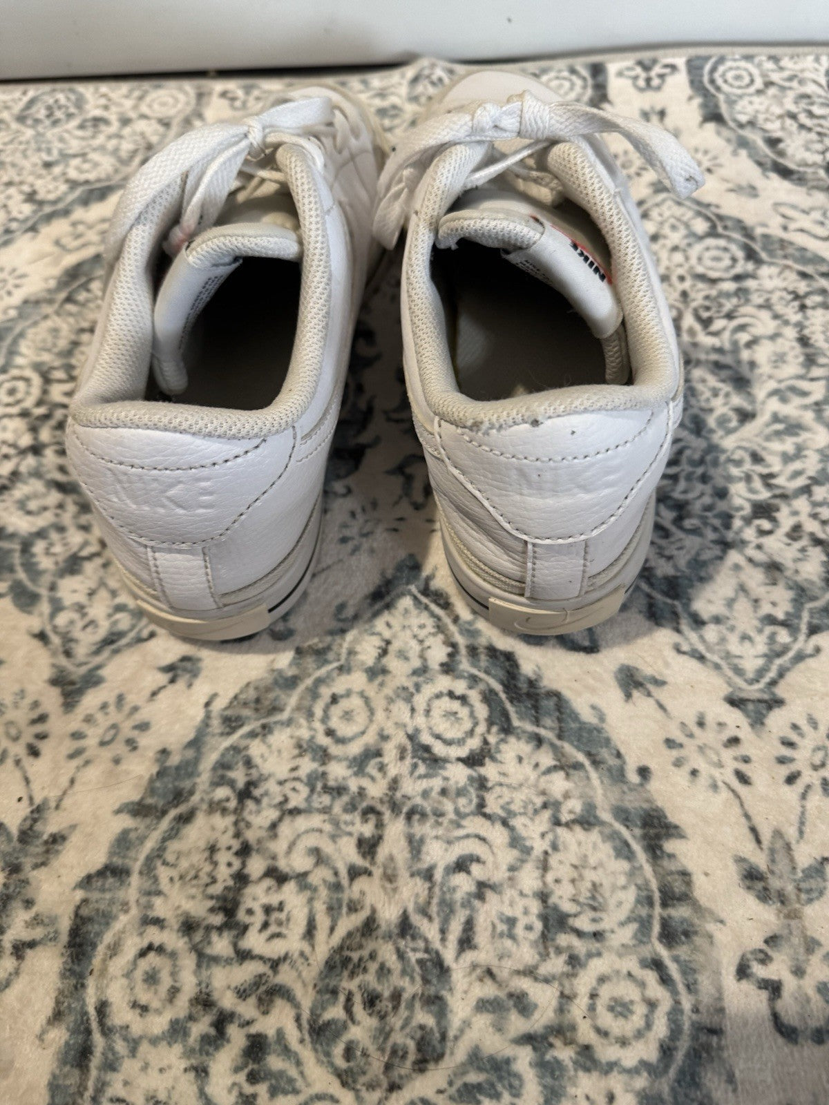 Nike Women’s Legacy Court Sneakers White Cream Size 8
