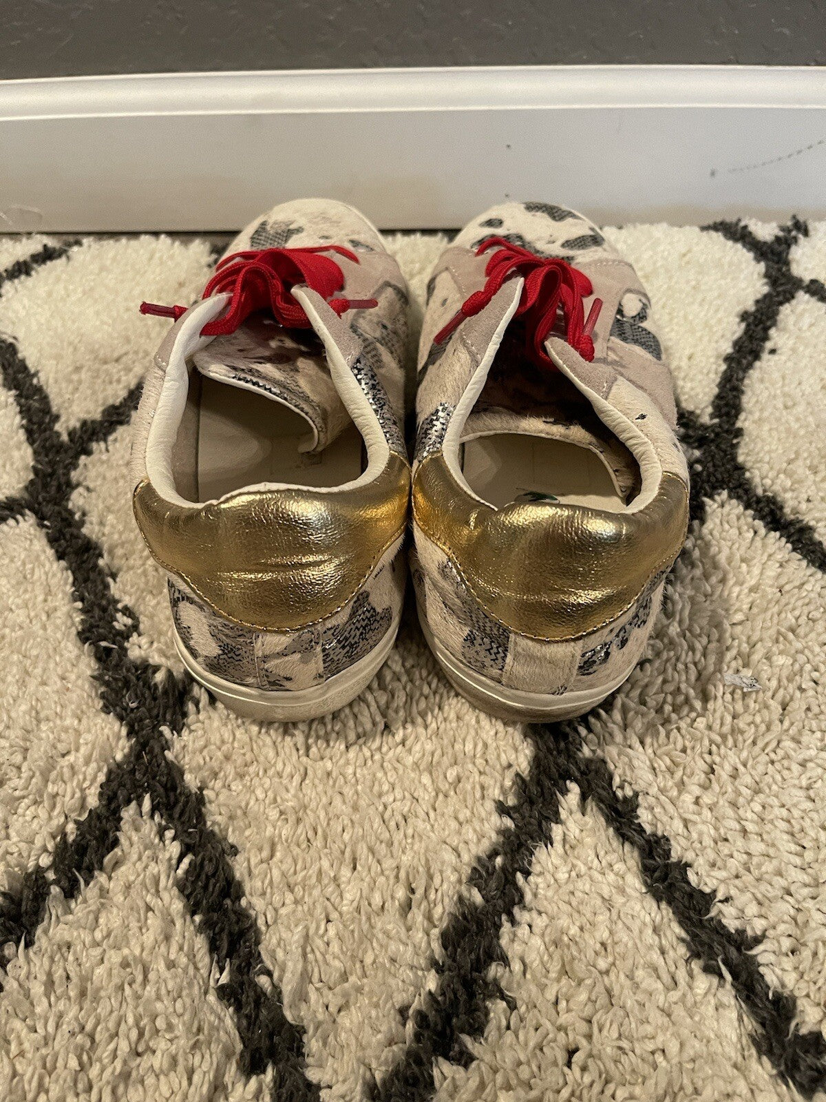 Steve Madden Sneakers Size 10 Black Silver Taupe Gold Star Print Red Laces