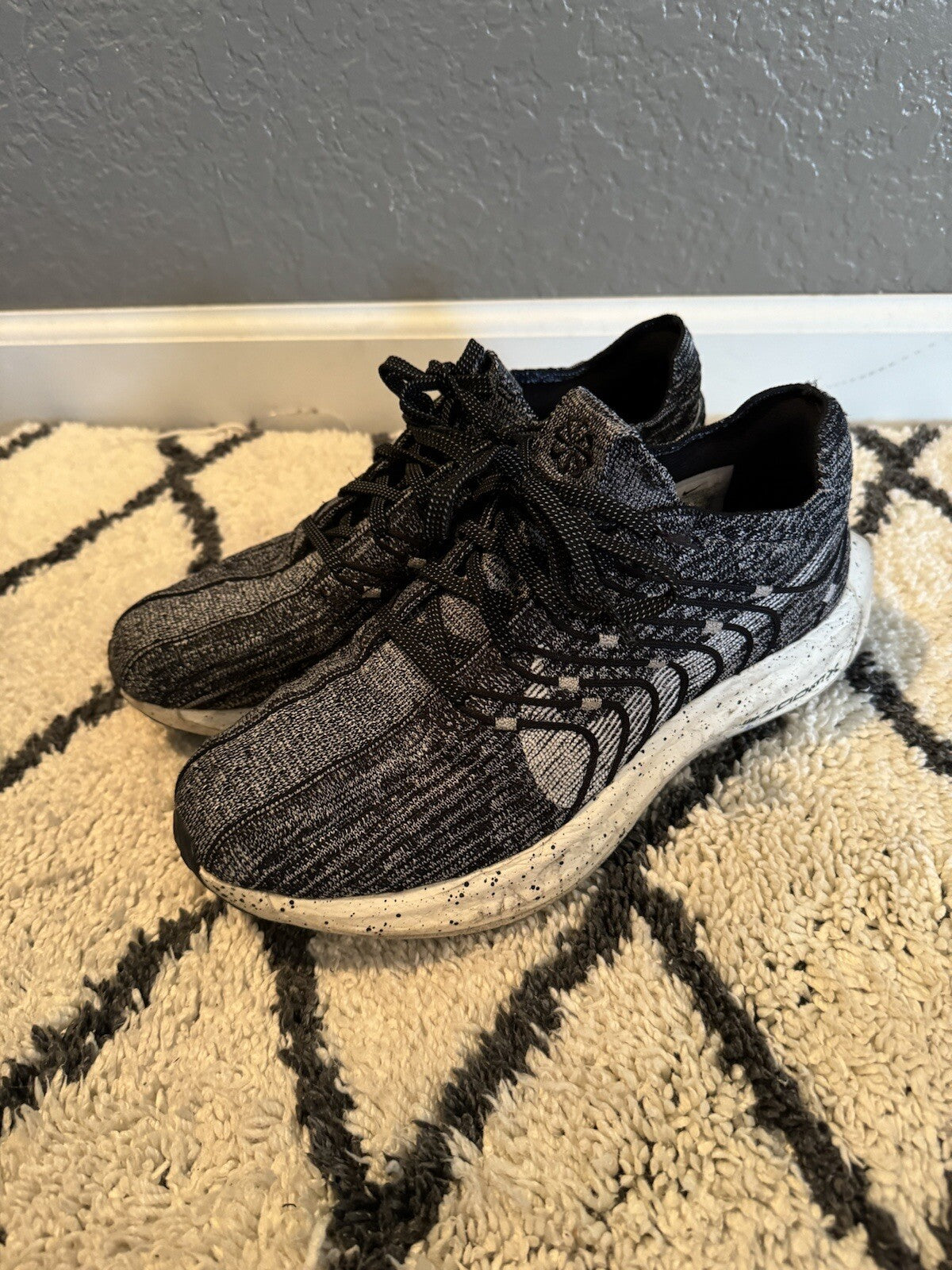 Nike Zoomax Sneakers Size 9.5 Black And White 