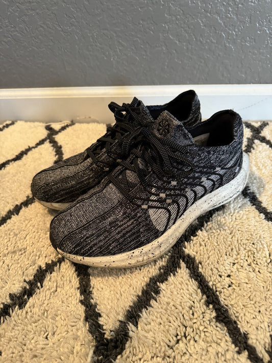 Nike Zoomax Sneakers Size 9.5 Black And White 