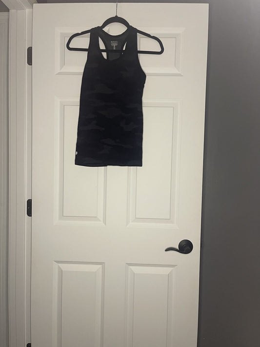 Athleta Racer back Tank XS Black Gray Camo Print 