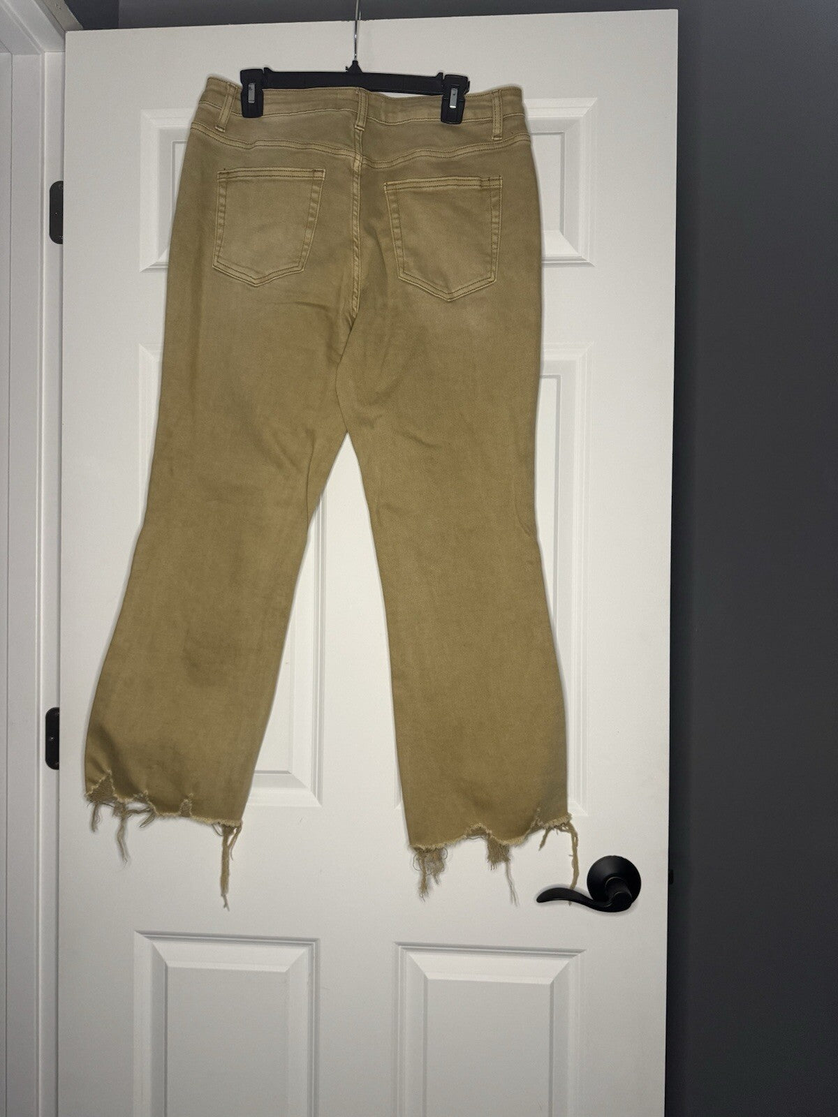 Vervet Tan Jeans Size 32 Style T5761CS Fray Bottom