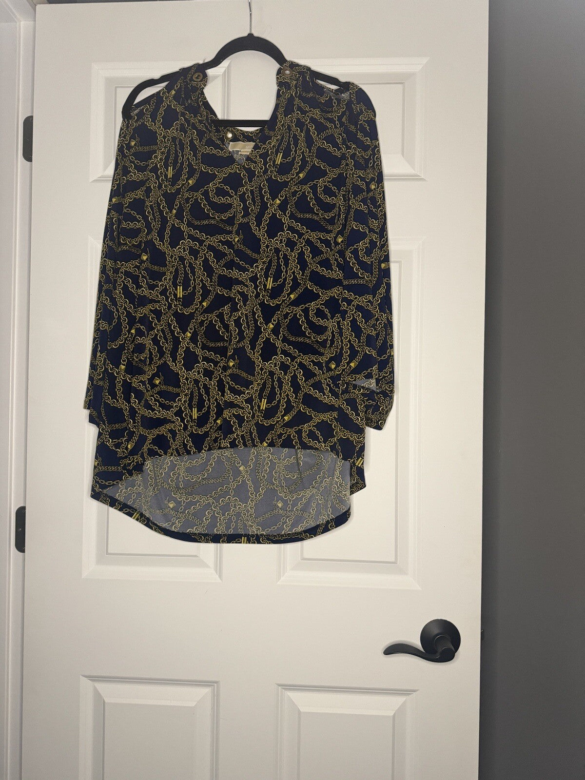 Michael Kors 3/4 Sleeve Blouse Cut Out Shoulders 3x Navy W Gold Chain Print 