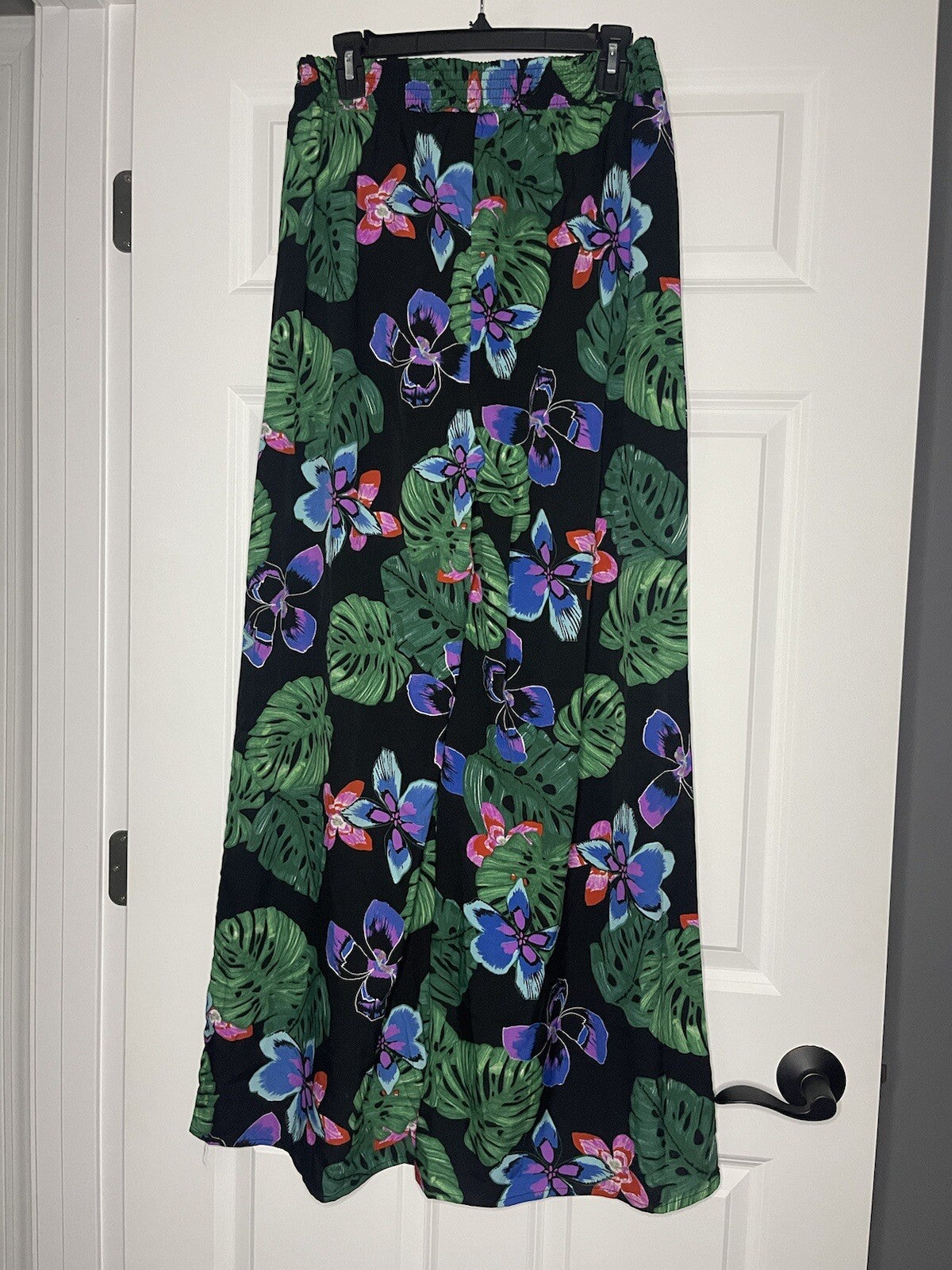 New Look tall beachy pants size 10 black with multi floral 