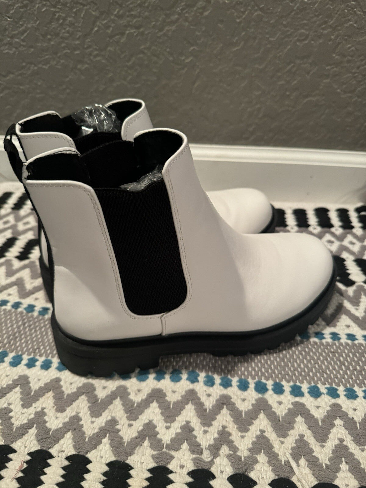 Soda Pilot White And Black Boots Size 9 New In Box 