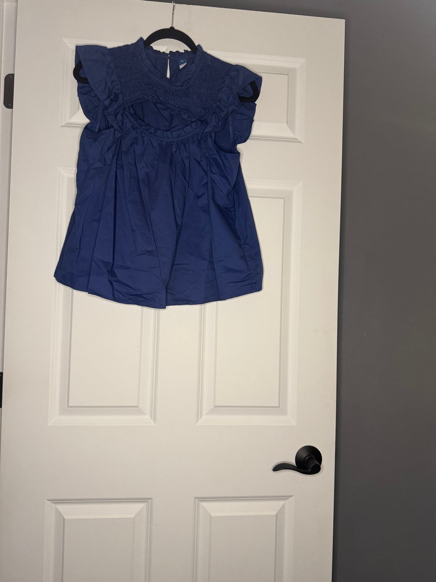 Old navy short sleeve ruffle blouse w chest cut out medium tall blue