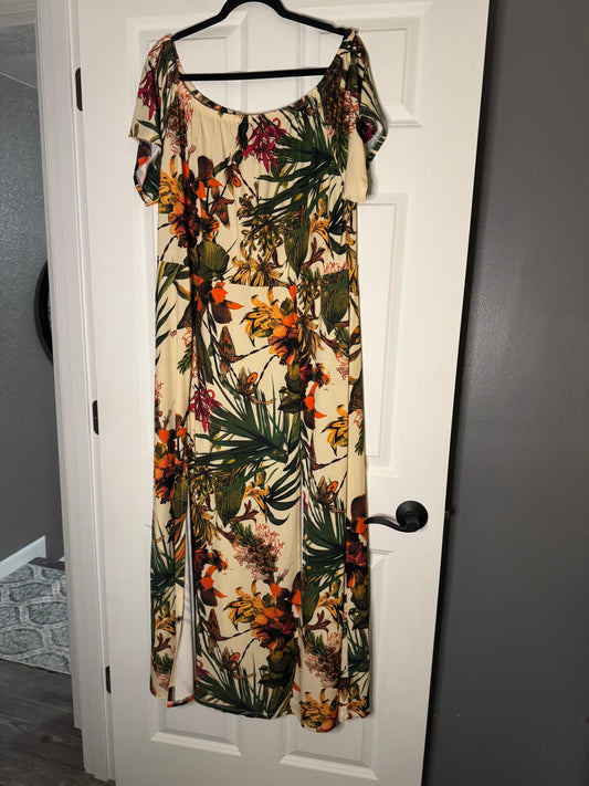 Venus short sleeve dress size 1x slit in side cream w multicolor floral