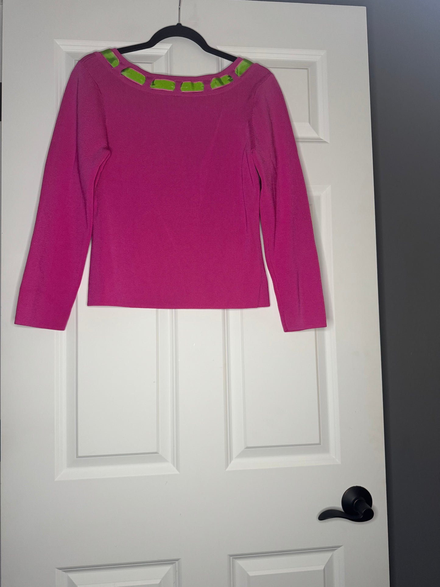 Prima Bella sweater pink medium pink w green pink ribbon