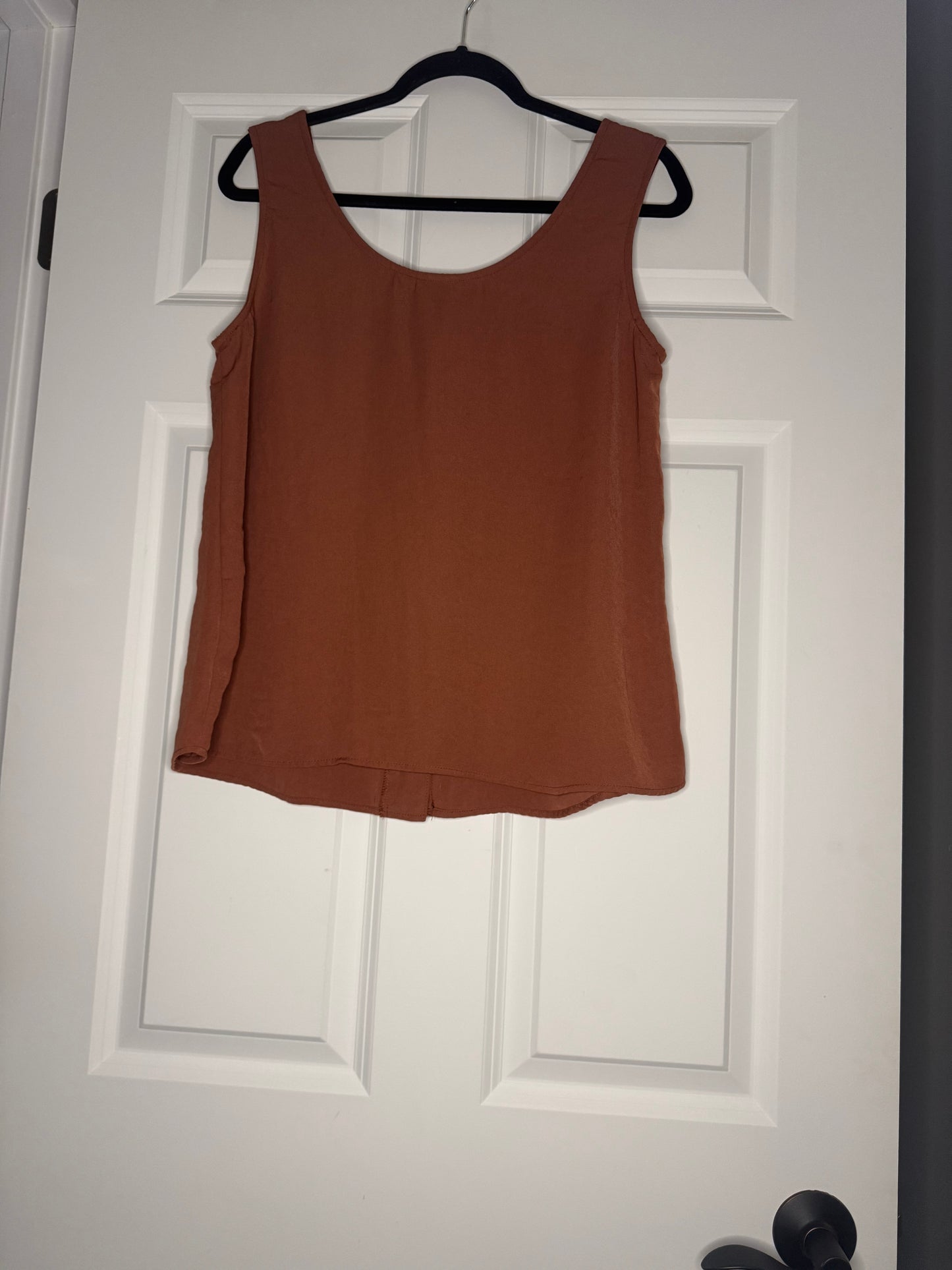 Daytrip button up sleeveless blouse large rust brown