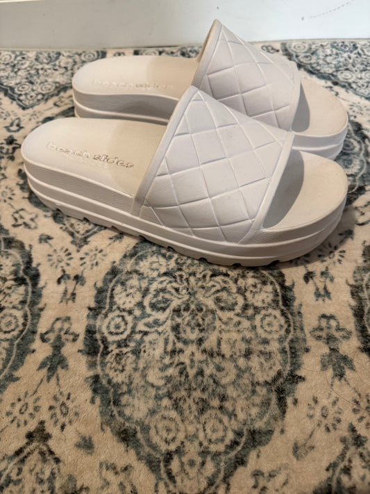 Beach slides by J slides size 9 white