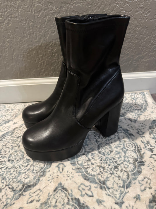 Madden girl boots with heel size 7.5 black in excellent condition