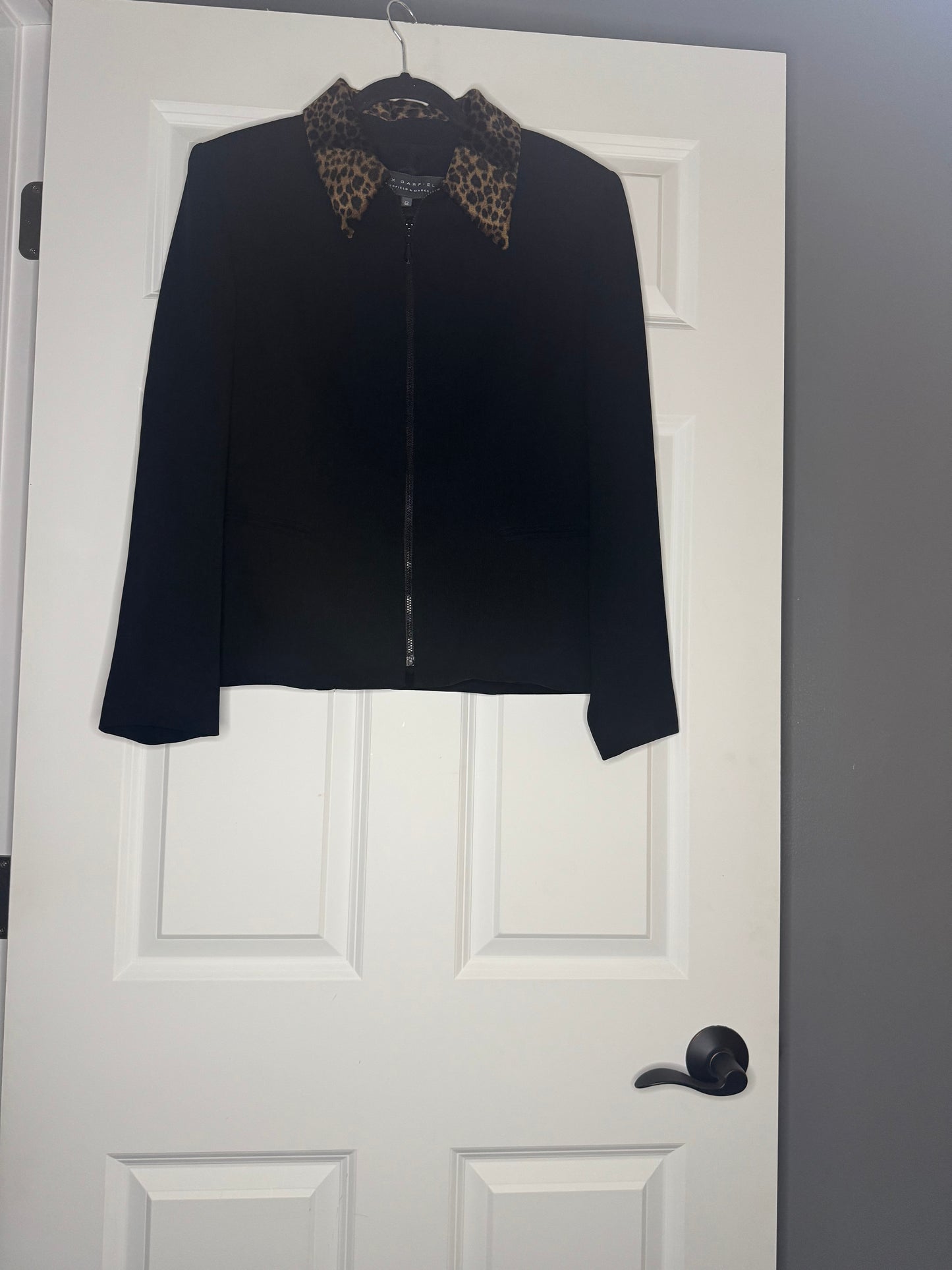 Alex Garfield blazer size 8 black w faux fur animal print collar